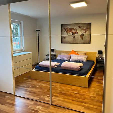 Gemuetliche 3 Zimmer Wohnung Mit Grosszuegiger Terrasse Im Gruenen 로이틀링겐 외부 사진