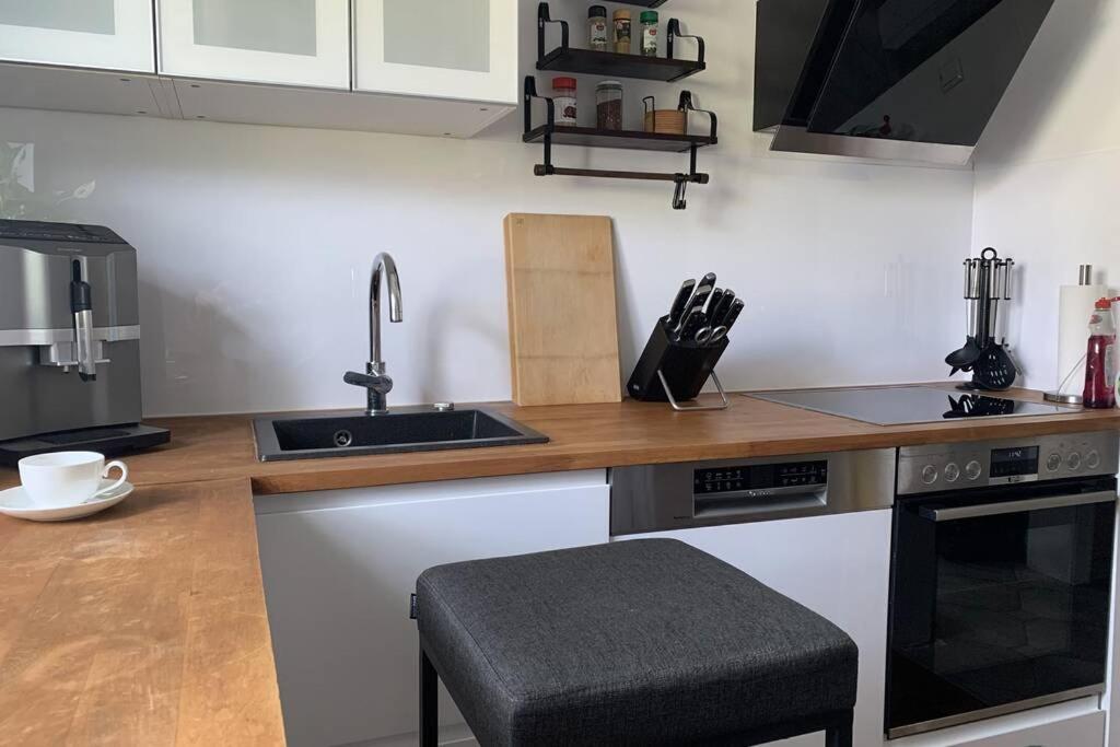 Gemuetliche 3 Zimmer Wohnung Mit Grosszuegiger Terrasse Im Gruenen 로이틀링겐 외부 사진