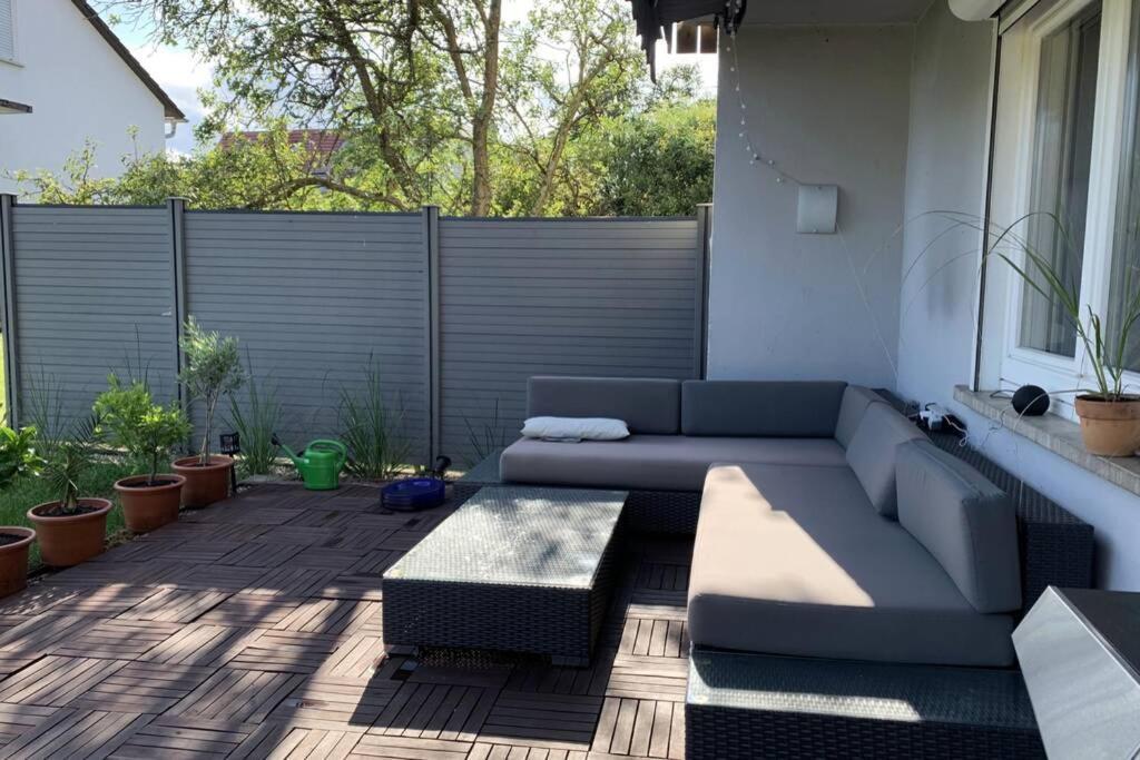 Gemuetliche 3 Zimmer Wohnung Mit Grosszuegiger Terrasse Im Gruenen 로이틀링겐 외부 사진