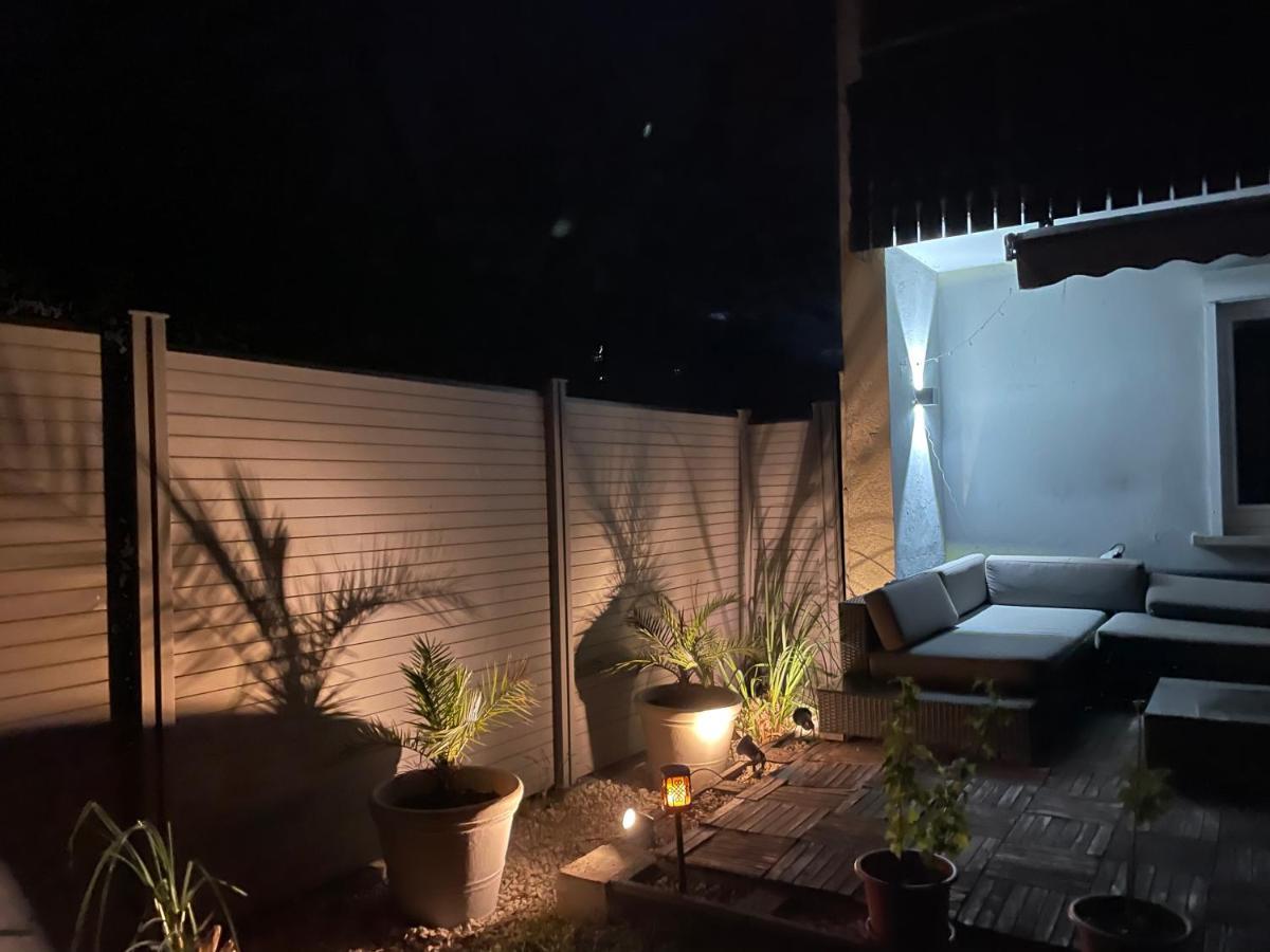 Gemuetliche 3 Zimmer Wohnung Mit Grosszuegiger Terrasse Im Gruenen 로이틀링겐 외부 사진