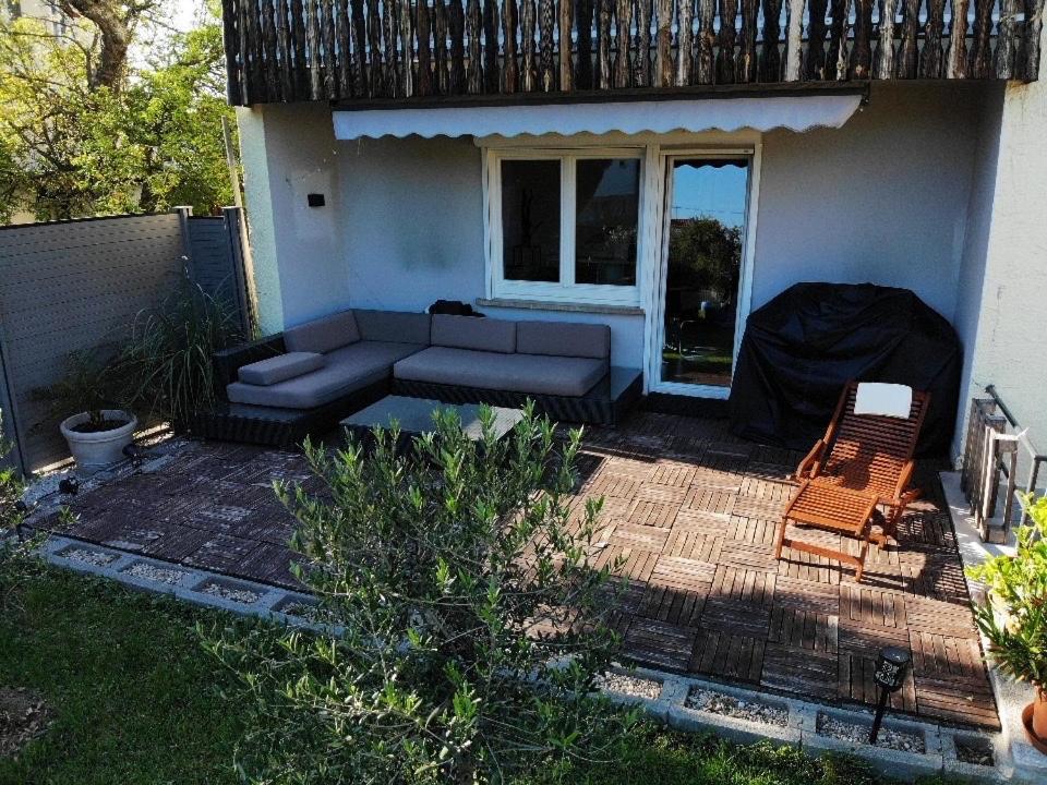 Gemuetliche 3 Zimmer Wohnung Mit Grosszuegiger Terrasse Im Gruenen 로이틀링겐 외부 사진